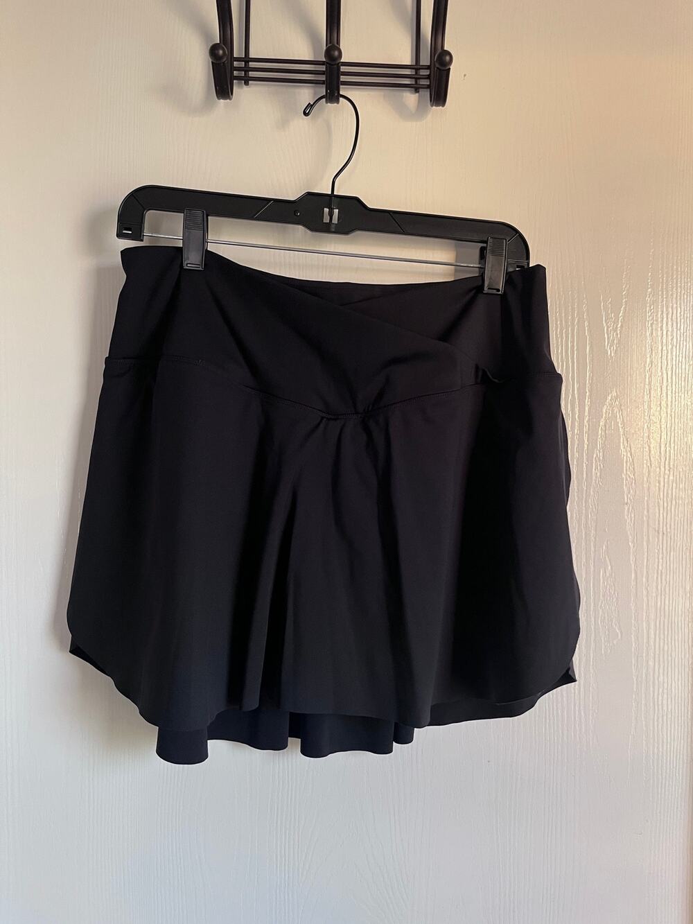 Halara Crossover High Waisted 2-in-1 Flowy Athletic Skort Black XL 0070
